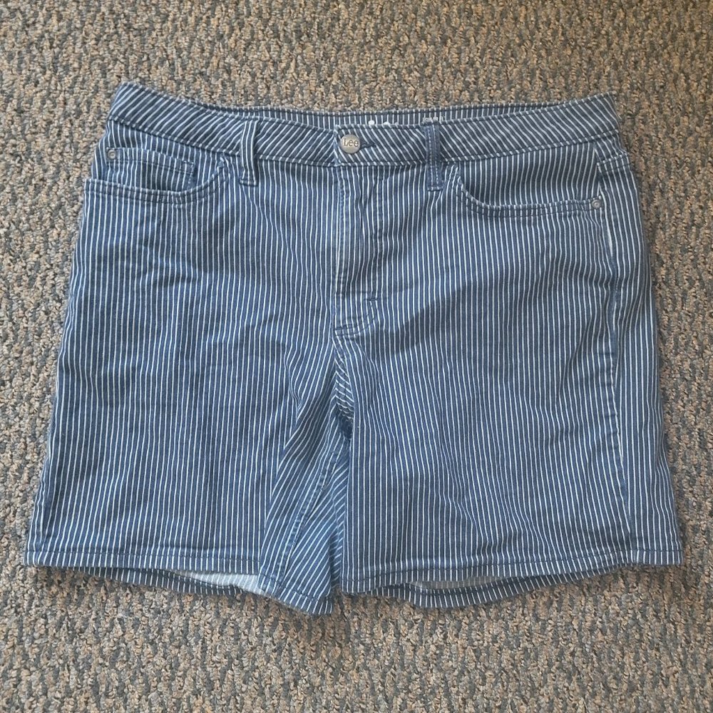 Vintage Lee Blue Pinstripe Shorts Size 16